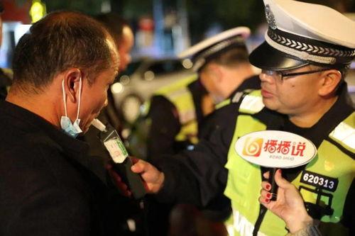 吃瓜群众质疑民警事件视频,真相与误解的交织