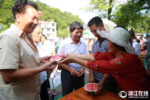 吃瓜群众乐翻天,揭秘娱乐圈幕后趣闻